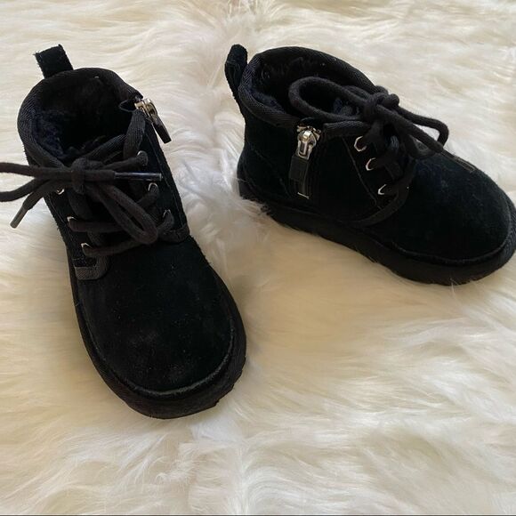 UGG Neumel Black Zip Chukka Boot Unisex Child Size 8 - Picture 1 of 9